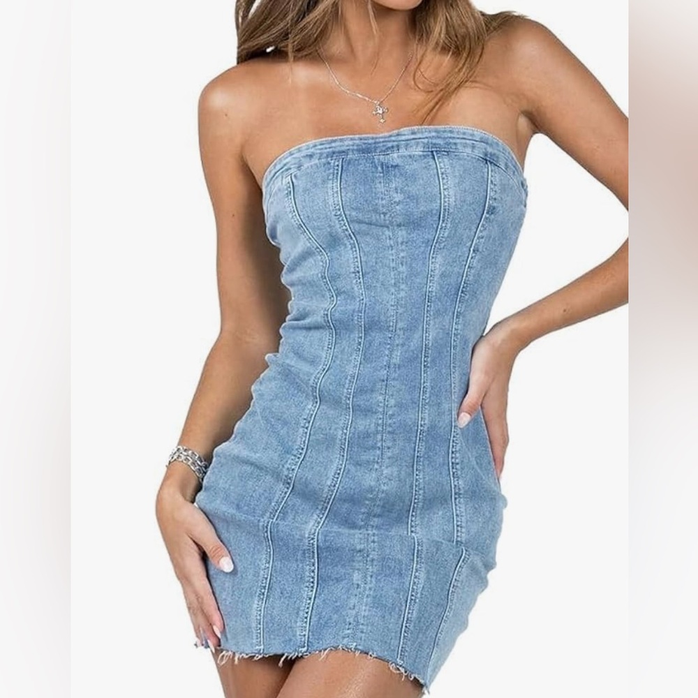 Women’s strapless jean dress